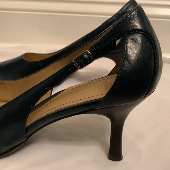 Liz Claiborne Green Flex Classic Cut-out Sides Pointed Toe Heels. 10M - Picture 8 of 15